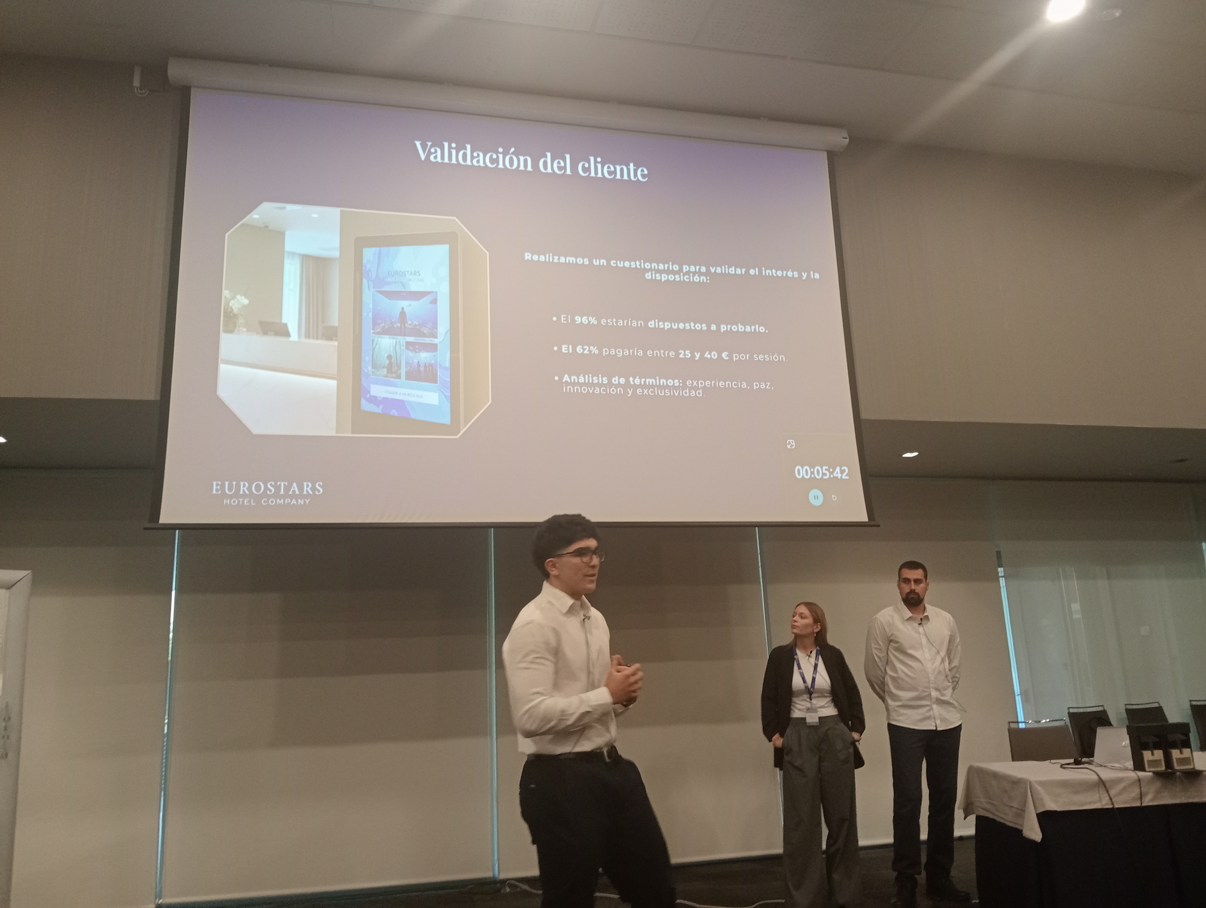 And Renata y Lucas present